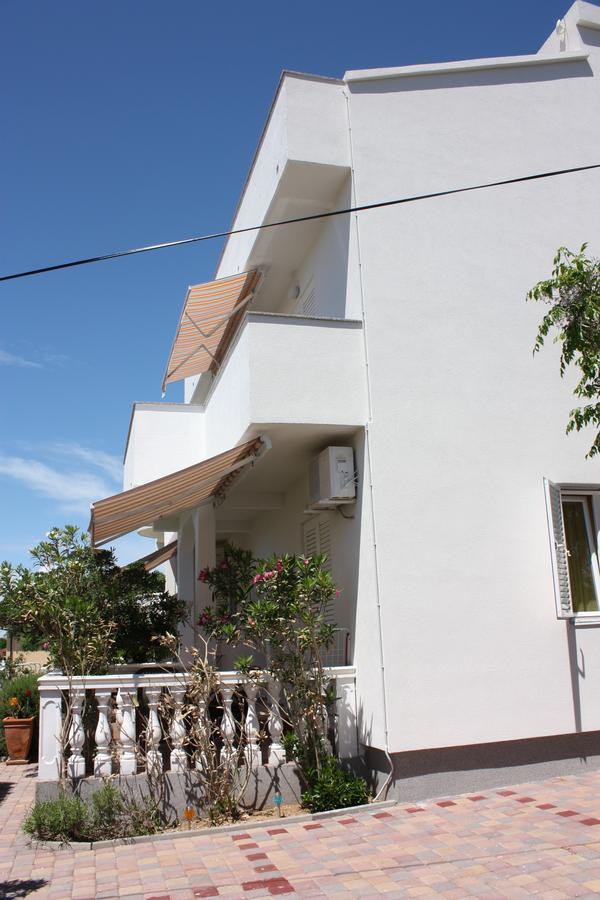 Apartments Kaja باغ المظهر الخارجي الصورة